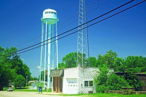 Universal-water-tower-in