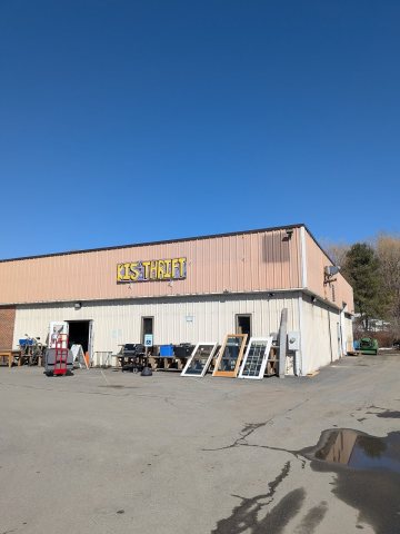 KIS Thrift 2635 Hartford Avenue (US Rte 5) Wilder VT March 2026 01
