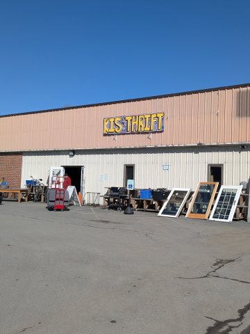 KIS Thrift 2635 Hartford Avenue (US Rte 5) Wilder VT March 2026 02