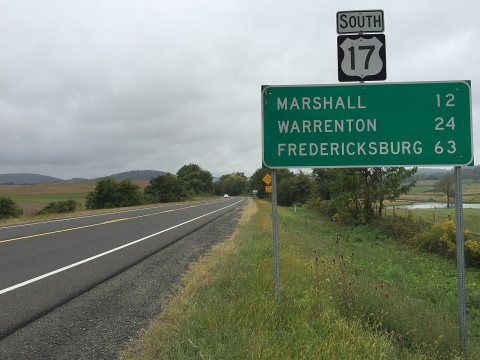 2016-09-28 15 18 39 View south along U.S. Route 17 (Winchester Road) between U.S. Route 50 (John Mosby Highway) and Gap…