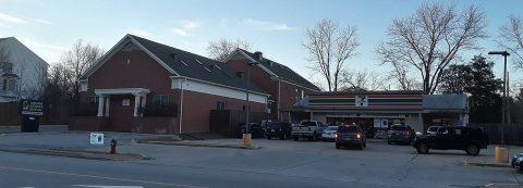 Hayfield Animal Hospital and 7-Eleven