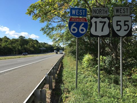 2016-10-03 14 58 49 View west along Interstate 66 and Virginia State Route 55 and north along U.S. Route 17 just west o…