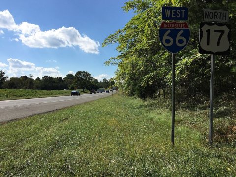 2016-10-03 14 56 13 View west along Interstate 66 and north along U.S. Route 17 just west of Exit 28 (U.S. Route 17 Sou…