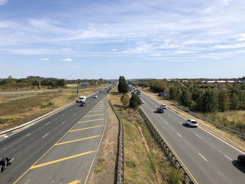 2019-09-27 14 40 50 View east along Virginia State Route 7 (Harry Byrd Highway) from the overpass for Virginia State Ro…