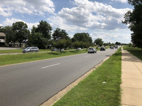2018-07-29 15 41 27 View west along Virginia State Route 846 (Sterling Boulevard) at Virginia State Route 1401 (Holly A…