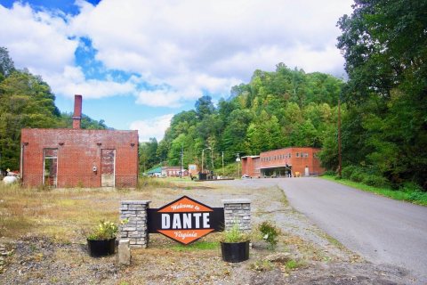 Dante-entrance-va