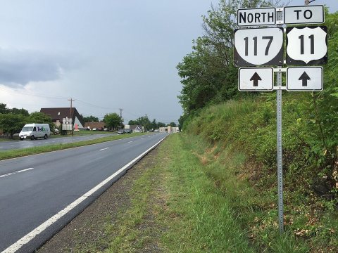 2017-06-13 15 02 56 View north along Virginia State Route 117 (Peters Creek Road) at Virginia State Route 118 (Airport …