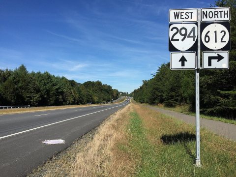 2016-10-11 12 04 25 View west along Virginia State Route 294 (Prince William Parkway) at Larksong Court in Buckhall, Pr…