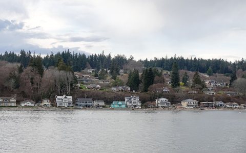 Clinton Shore Front Whidbey Mar23 R16 07087