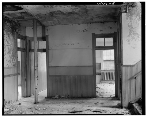 FIRST FLOOR FOYER LOOKING INTO NORTHEAST CLASSROOM - Riley School, Seventh and College Streets
