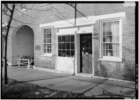 CARRIAGE SHOP, SOUTH FRONT, DETAIL OF ENTRANCE - Lantz House, 214 West Main Street