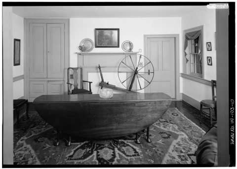 LIVING ROOM, LOOKING NORTH - Lantz House, 214 West Main Street