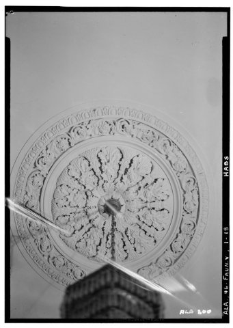 CLOSE- UP DETAIL OF CENTER OF CEILING IN LIVING ROOM - Cedar Grove, Uniontown Road, Faunsdale, Marengo County, AL HABS …