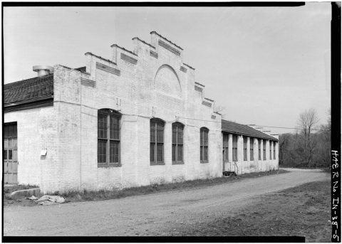 GENERAL VIEW OF EAST END FROM SOUTHEAST - Rider-Lewis Motor Car Company, West Second Street and Sycamore