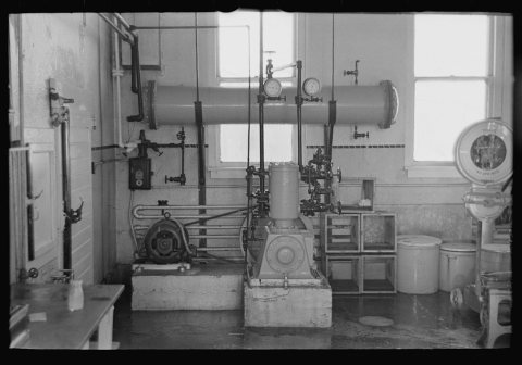 Refrigerating machine in cooperative creamery