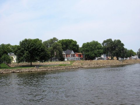Sabula, Iowa from the Mississippi River 02