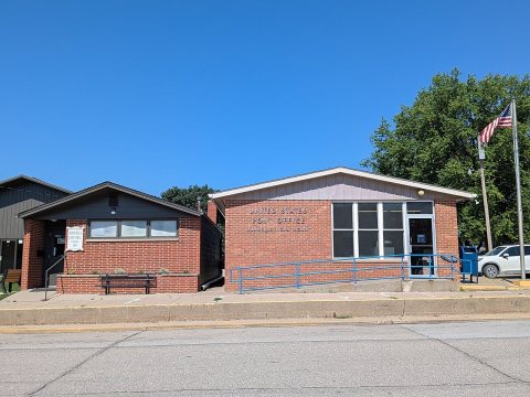 RunnelsIACityHallPostOffice