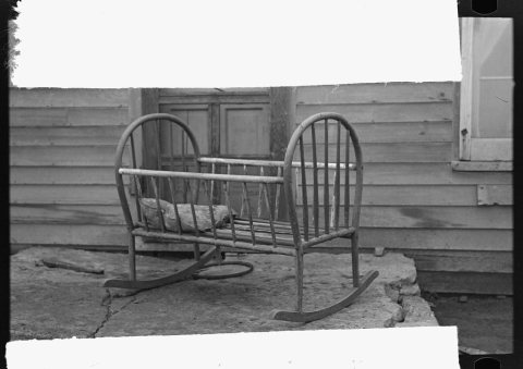 Cradle on William McDermott farm near Anthon, Iowa