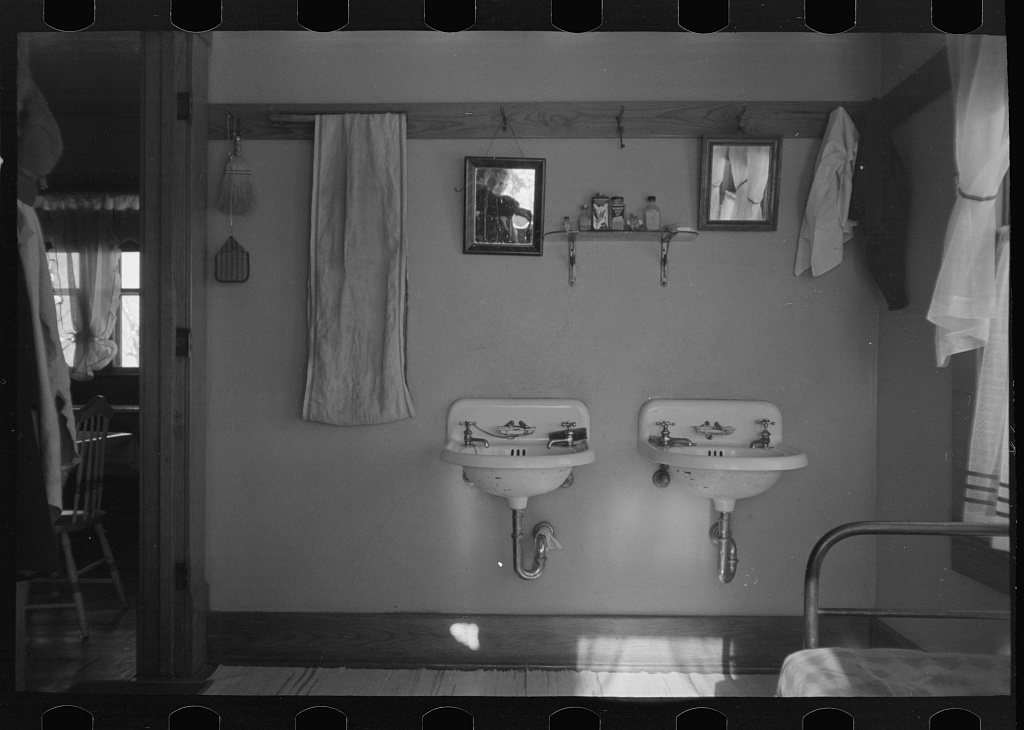 Washroom of Rustan brothers' farmhome near Dickens, Iowa