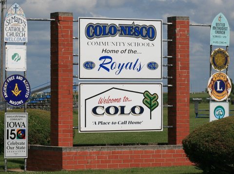 Colo Iowa 20090816 Welcome Sign