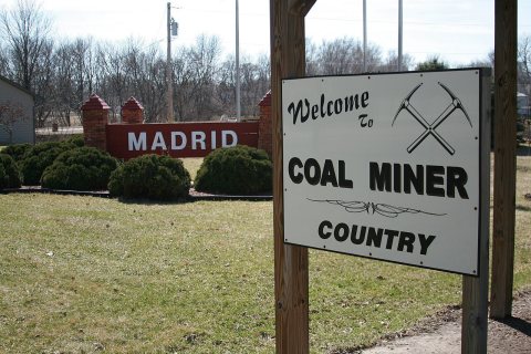 Madrid Iowa 20090329 Coal Signs