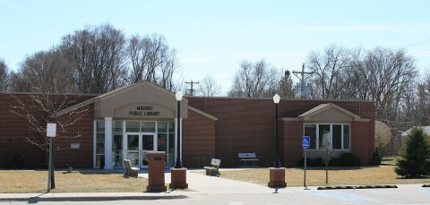 Madrid Iowa 20090329 Library