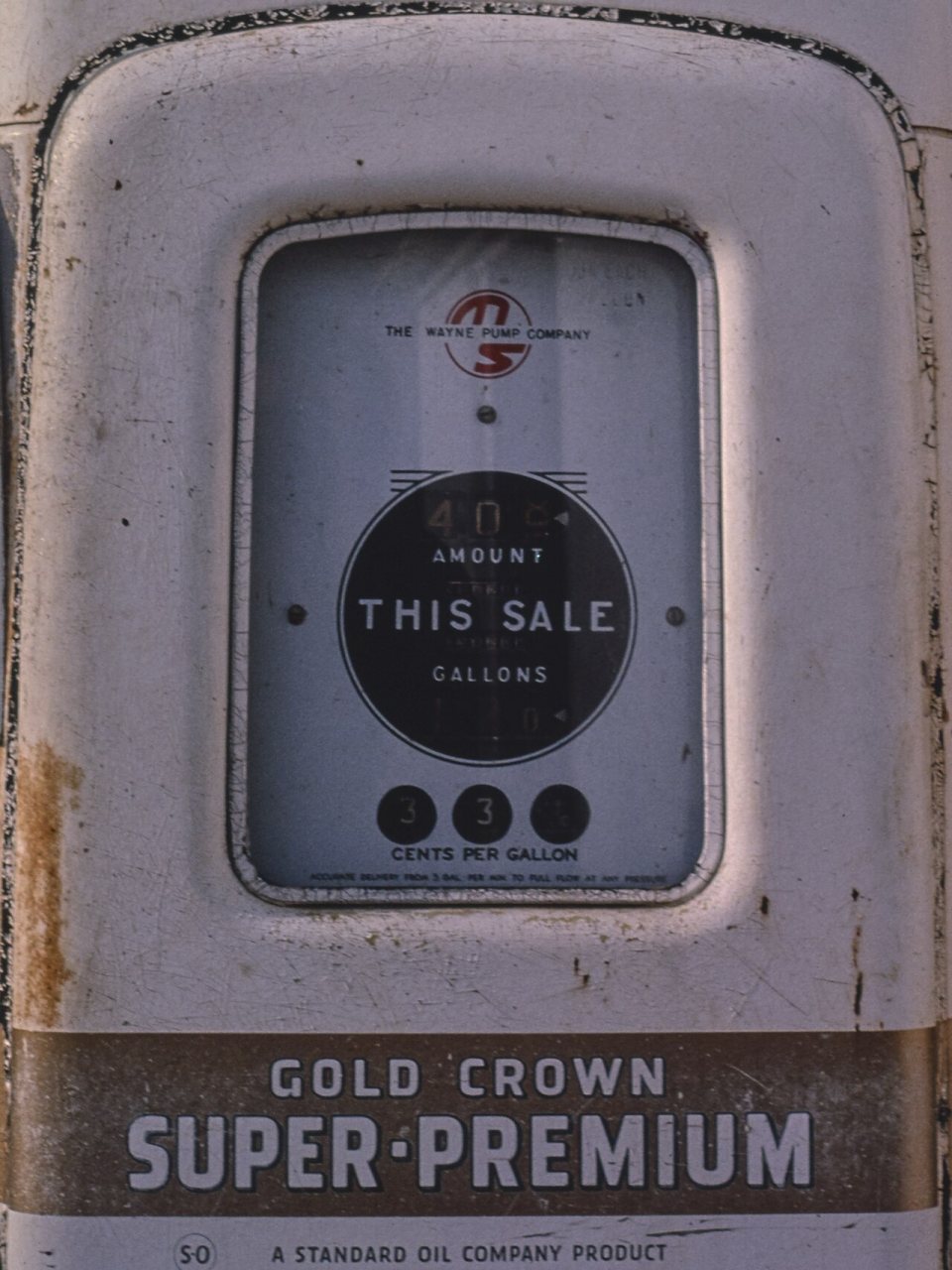 "GOLD CROWN SUPER-PREMIUM" "A Standard Oil Company product" "The Wayne Pump Company" "33.9 cents per gallon" - Amoco ga…