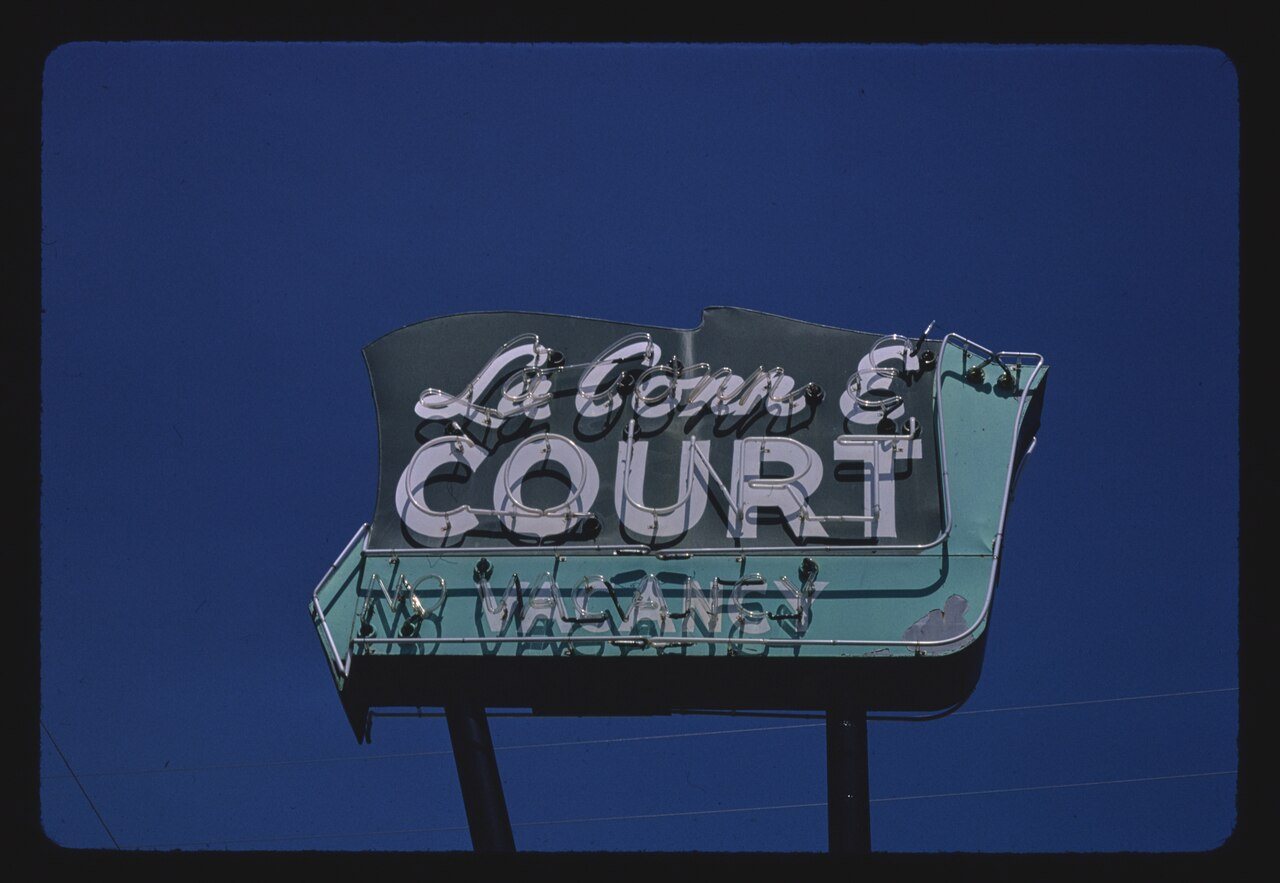 La Corn E Court sign, Route 148