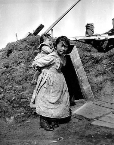 Eskimo children, Egegik, Alaska, 1917