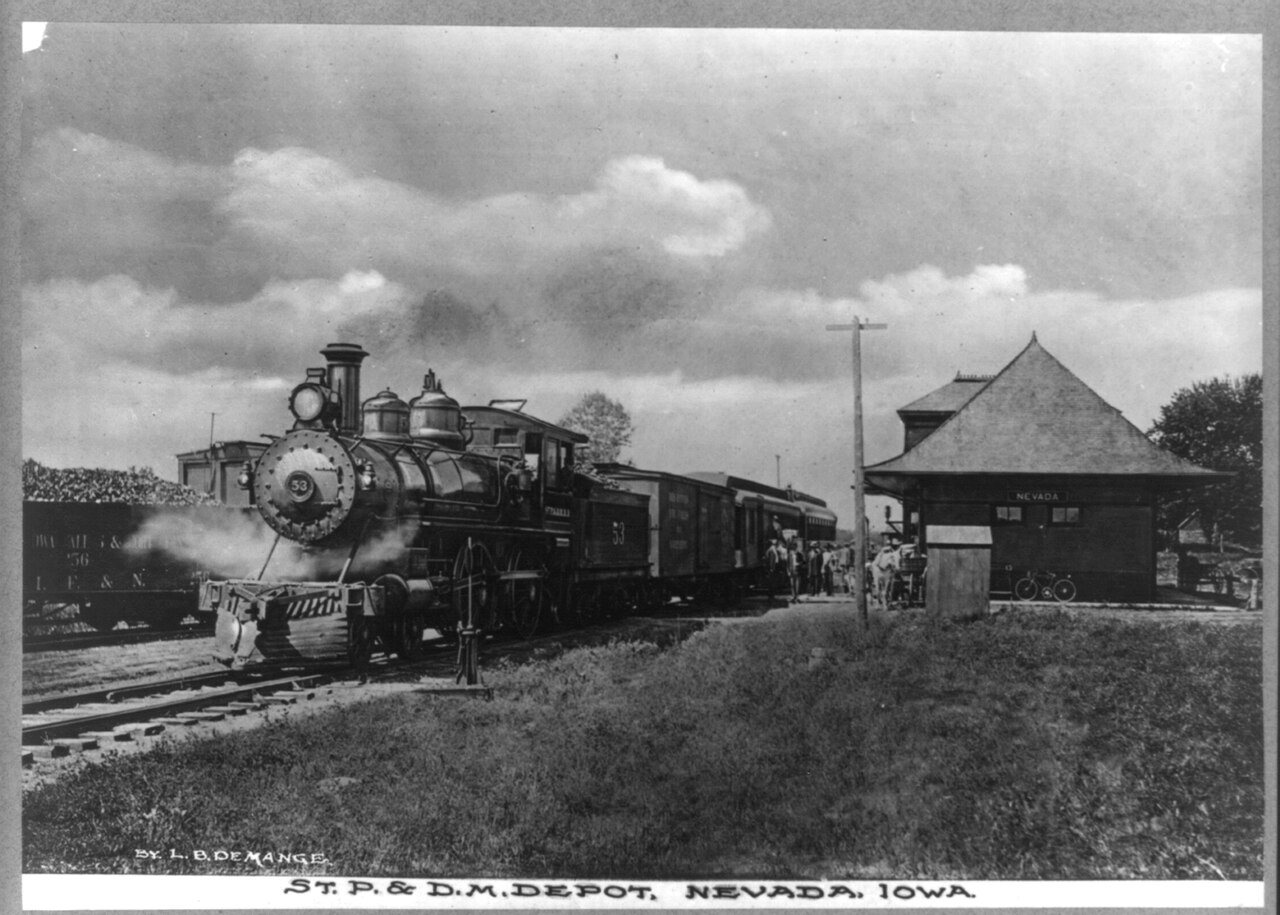 St. P. & D. M. depot