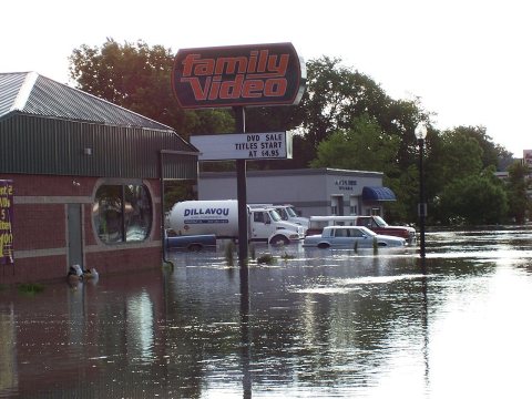 Family Video Waverly, IA 2008