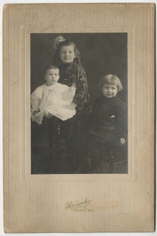 Portrait of unidentified children, ca. 1900