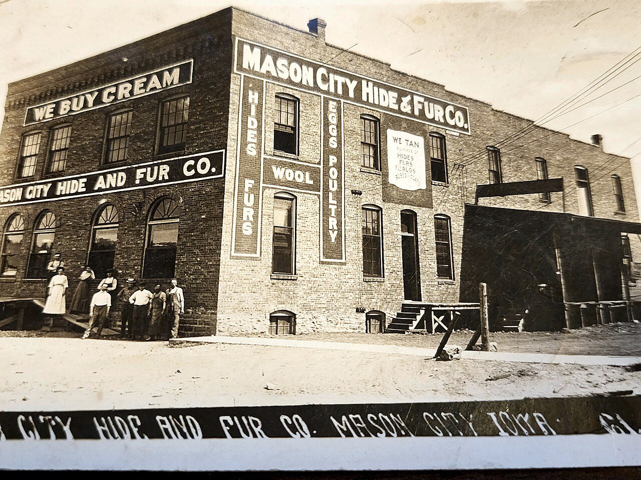 Post card from 1910 of Mason City Hide and Fur Compant of Mason City Iowa