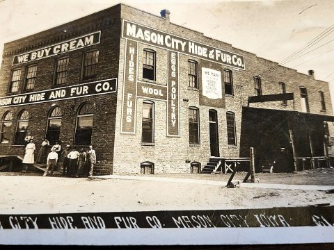 Post card from 1910 of Mason City Hide and Fur Compant of Mason City Iowa