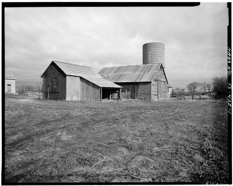Kandt-Domann Farmstead, Granary, State Route 3