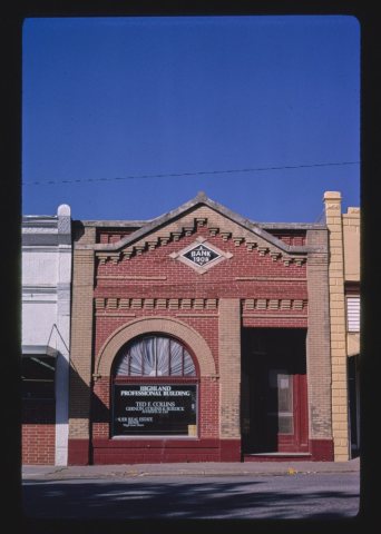 Bank (1908), Main Street