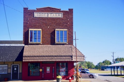 Clay-IOOF-building-ky