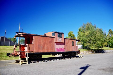 Wingo-caboose-close-ky