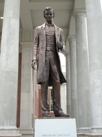 Lincoln Heritage Scenic Highway - Lincoln Statue in