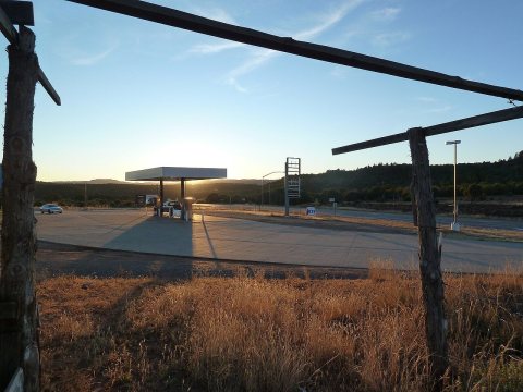 Carrizo Junction, AZ, Gas Station Sunset, Gadisoh, N'deh be nih, Fort Apache Reservation, White Mountain Apache