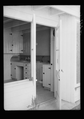 Interior view of kitchen. Chandler, Arizona. Apartments