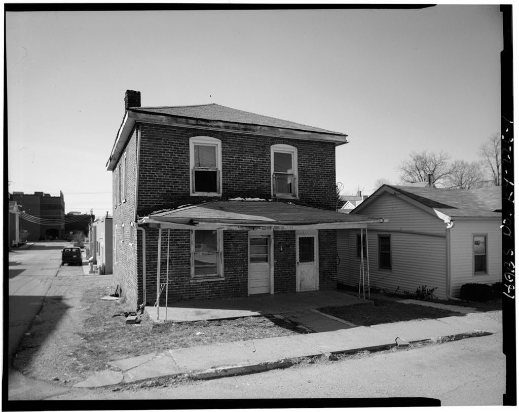 J. W. & Maggie Haywood House, 135 North Mulberry Street