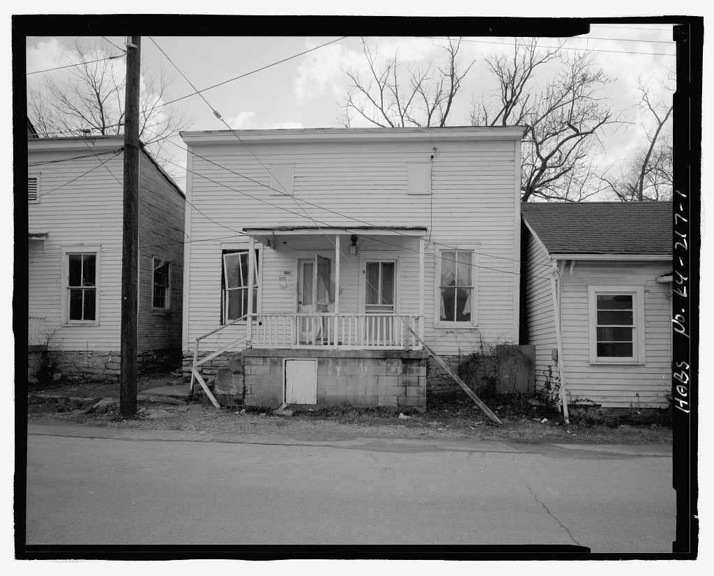 Mary Cecil Cantrill No. 5 House, 216 Oregon Street