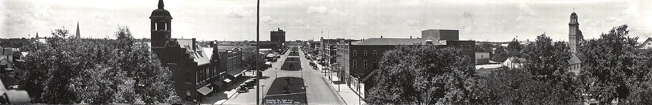 CrowleyLAPanorama1921Churches