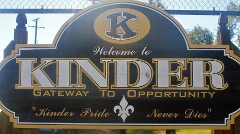 Welcome sign, Kinder, LA IMG 0173