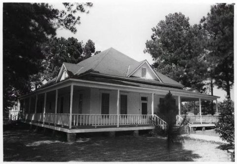 Good Pine Lumber Company Building 02