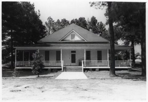 Good Pine Lumber Company Building 01