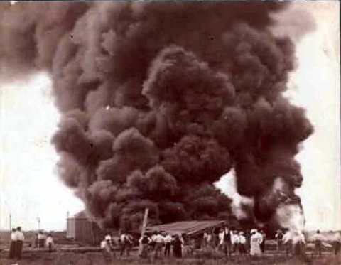 Jennings Oil Well 2 Fire 1902