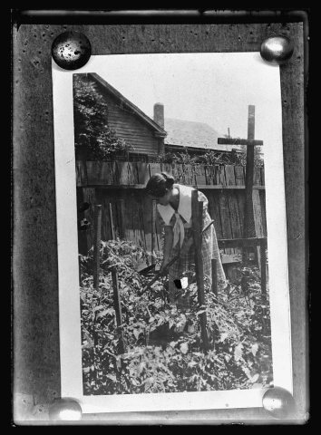 Agriculture: girl hoeing, Gulf Div