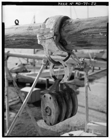 Band for boom guy with triple block. - Two-Sail Bateau E. C. COLLIER, Chesapeake Bay Maritime Museum, Mills Street, Sai…